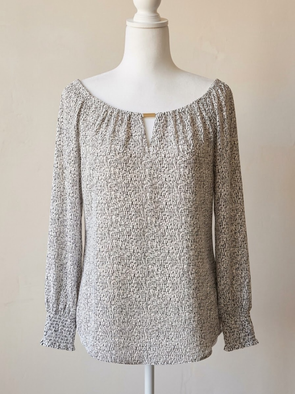 Women’s Black & White Printed Long-Sleeve Peasant Top